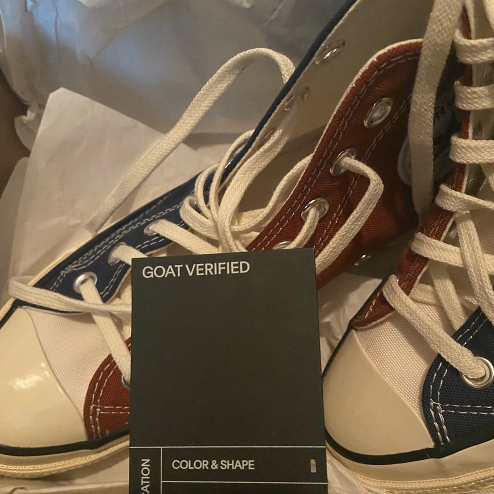 BRAND NEW CONVERSE!!! - Picture 4 of 4